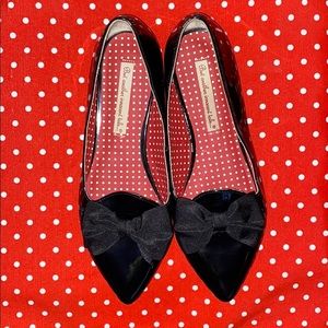 B.A.I.T faux patent leather flats with a blow